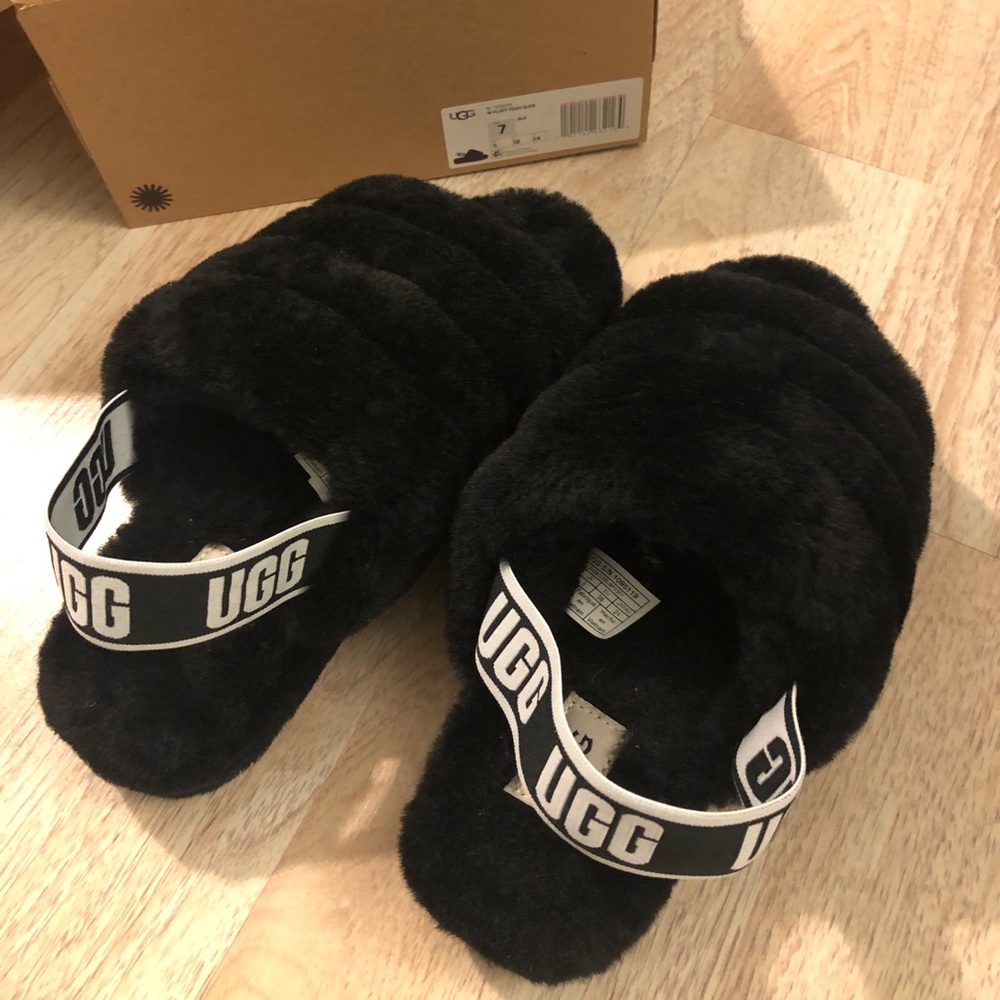 Ugg Black Fuzzy Shoes Size 7 Like New